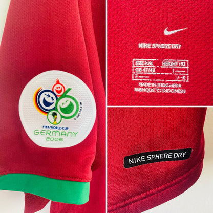 Portugal home football shirt
W/C 2006 Ronaldo XXL