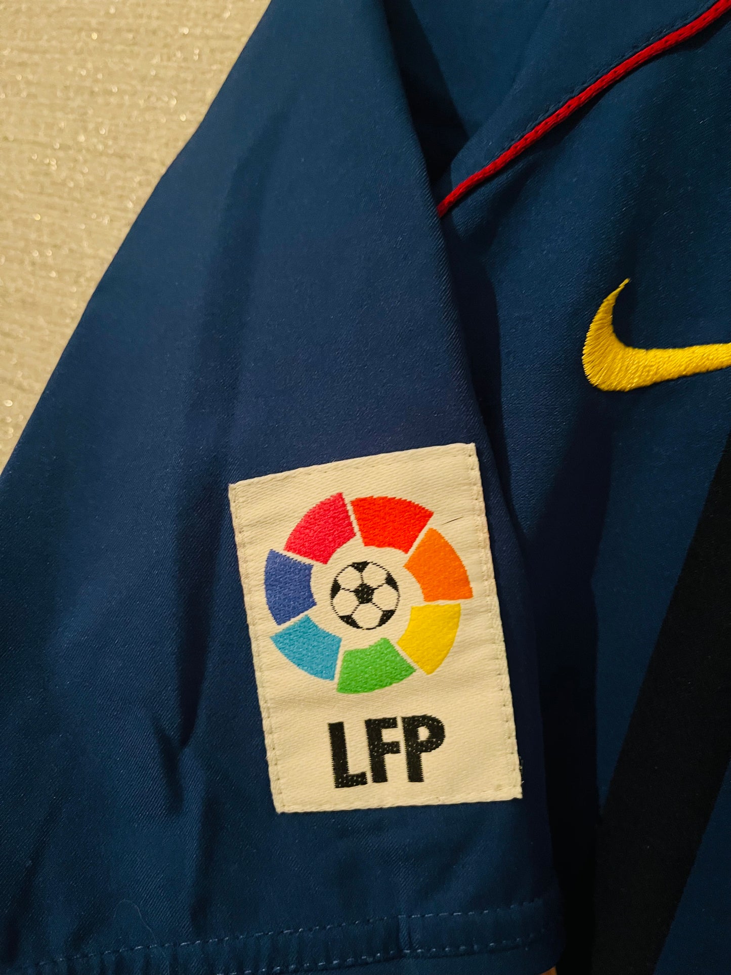 Barcelona away football shirt 2004/05 Ronaldinho Medium