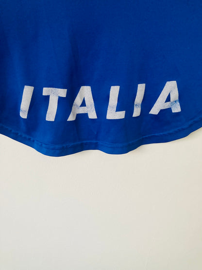 Italy home football shirt

Euro 1996 Zola medium