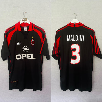 AC Milan third football shirt
2000/01 Maldini Large