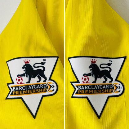 Arsenal away football shirt
2003/04 Bergkamp XXL