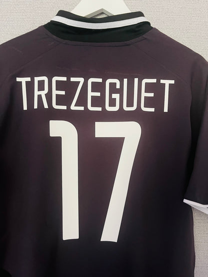 Juventus third football shirt
2003/04 Trezeguet Large
