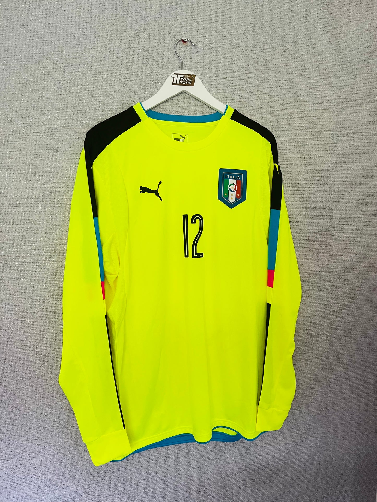 Italy goalkeeper football shirt 2016/17 Donnarumma XL
