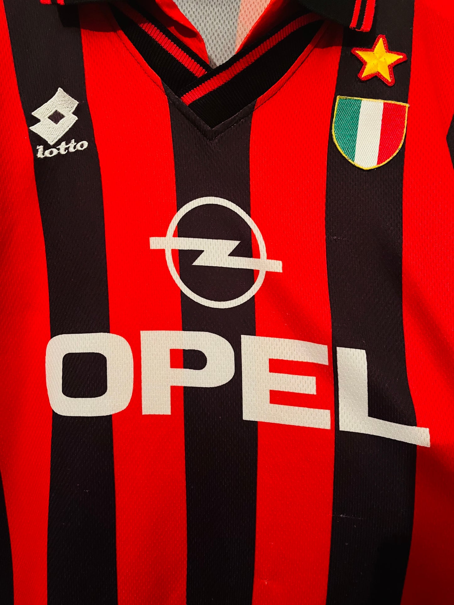 AC Milan home football shirt 1996/97 Baggio XL