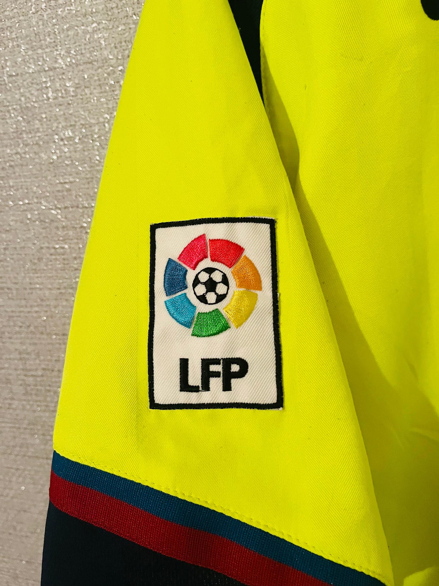 Barcelona away football shirt 2005/06 Ronaldinho Large