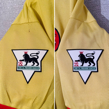 Liverpool away football shirt
1997/99 Redknapp Large