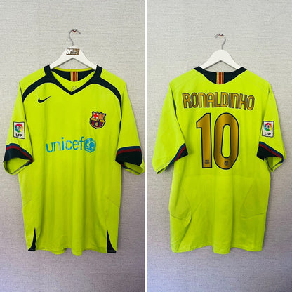 Barcelona third football shirt 2006/07 Ronaldinho XL