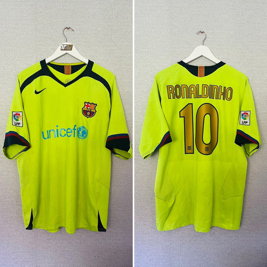 Barcelona third football shirt 2006/07 Ronaldinho XL