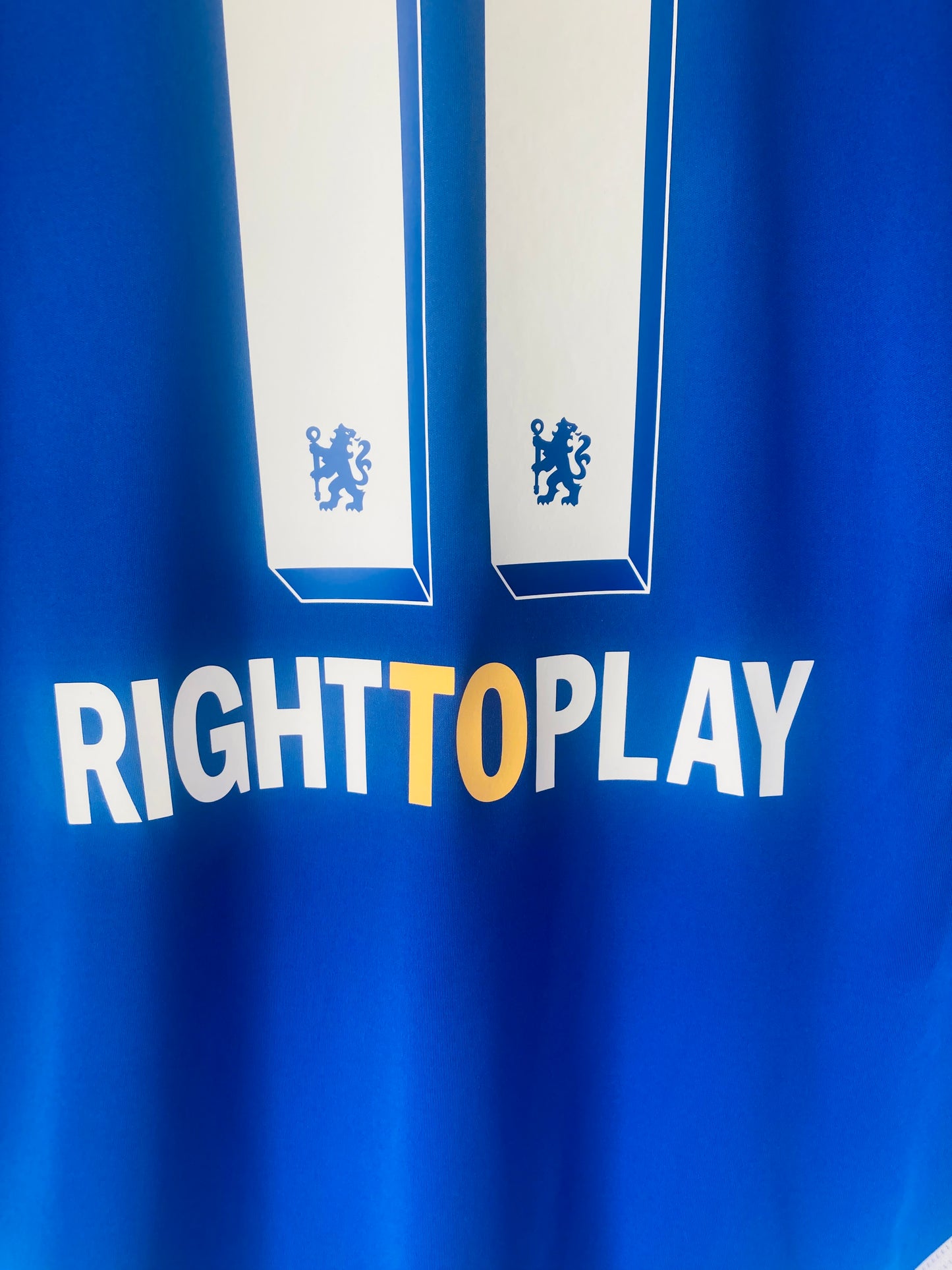 Chelsea home football shirt 2011/12 Drogba Large