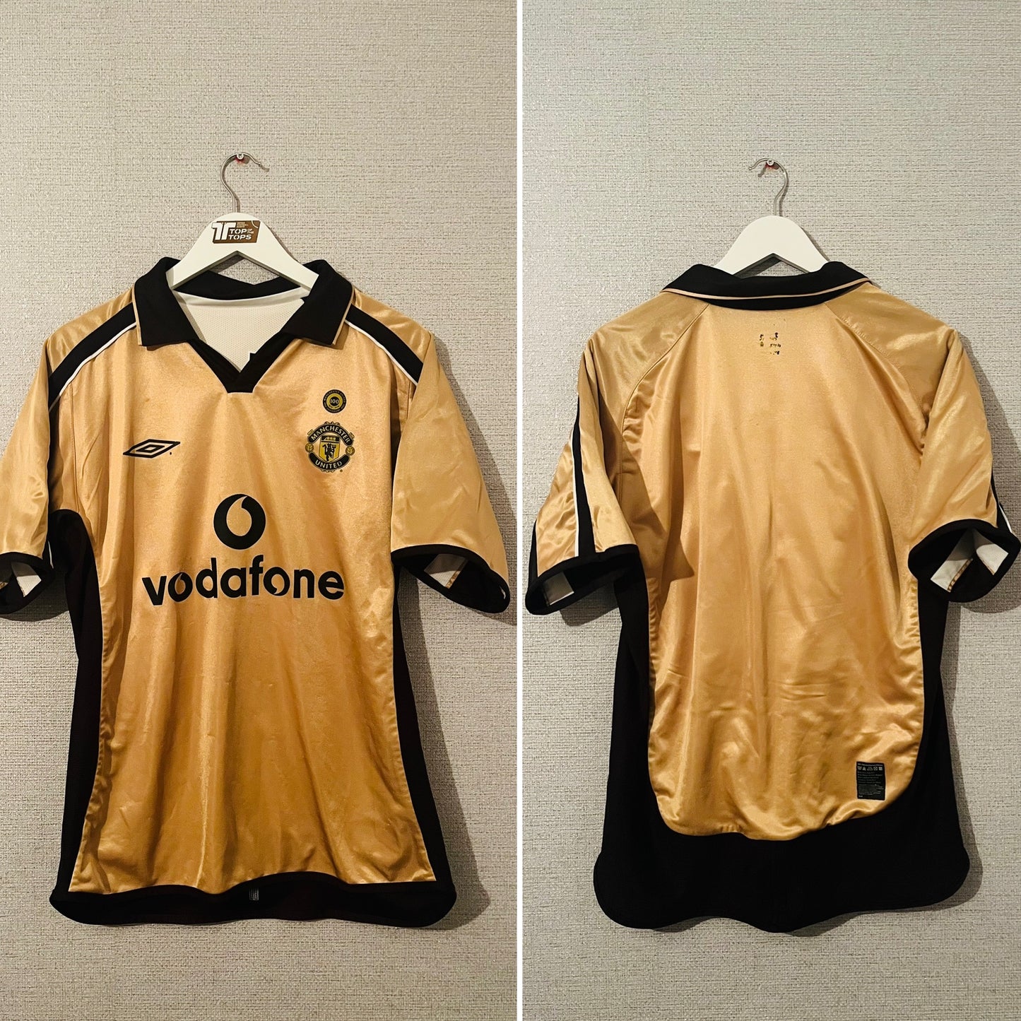 Manchester United away reversible football shirt
2001/02 Forlan Medium