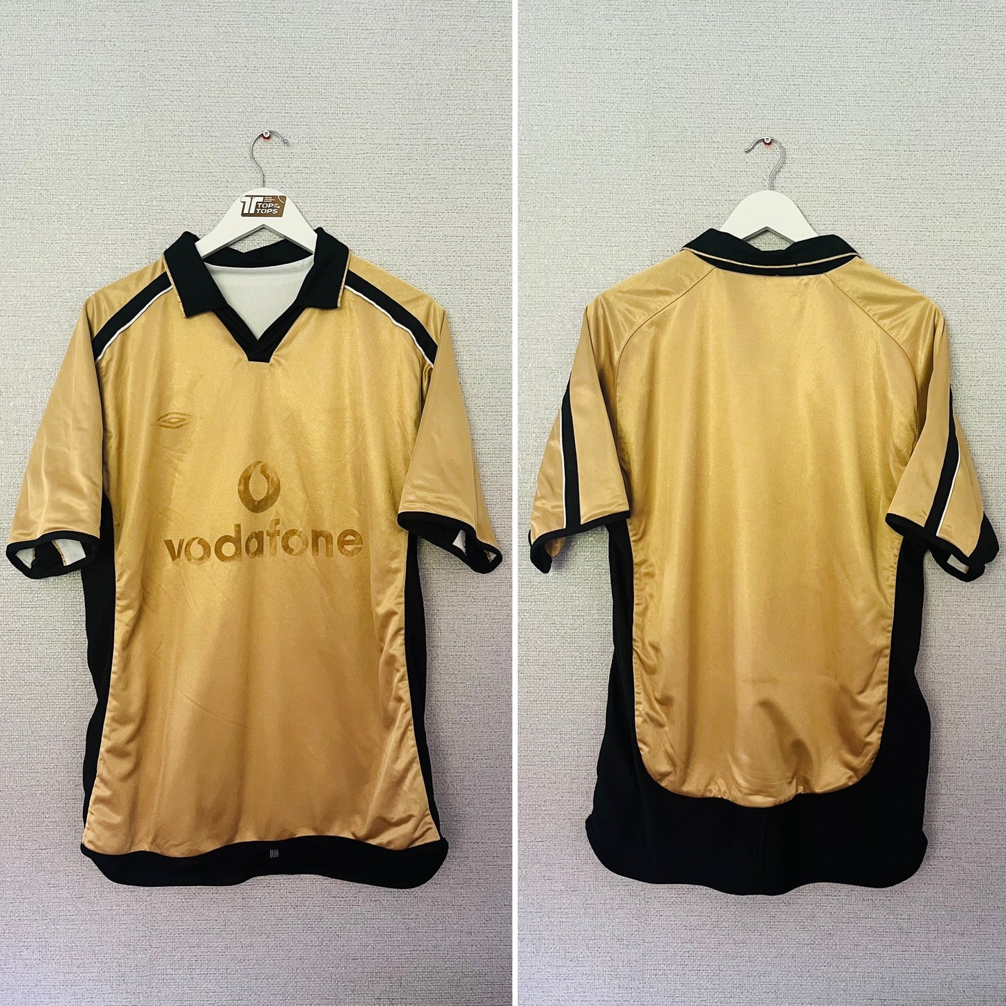 Manchester United away reversible football shirt
2001/02 Keane Medium