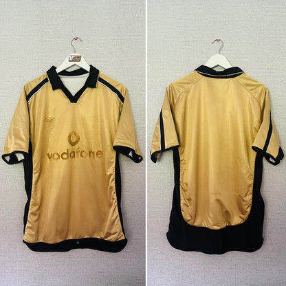 Manchester United away reversible football shirt
2001/02 Keane Medium