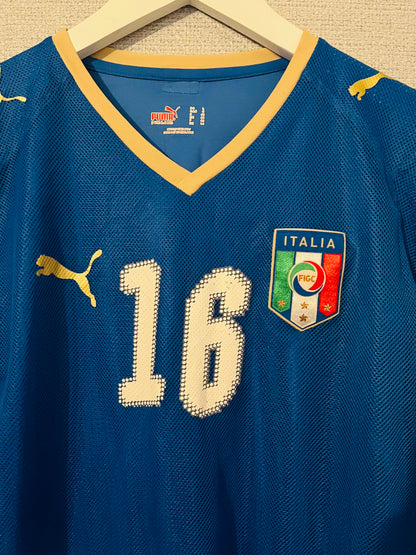Italy home football shirt player version 2007/09 Camoranesi Small