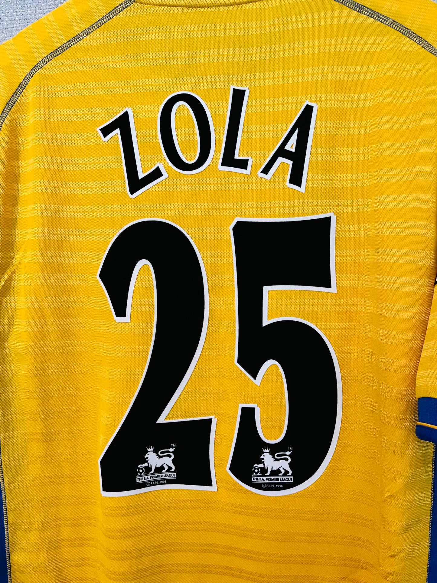 Chelsea away football shirt 2000/02 Zola XL