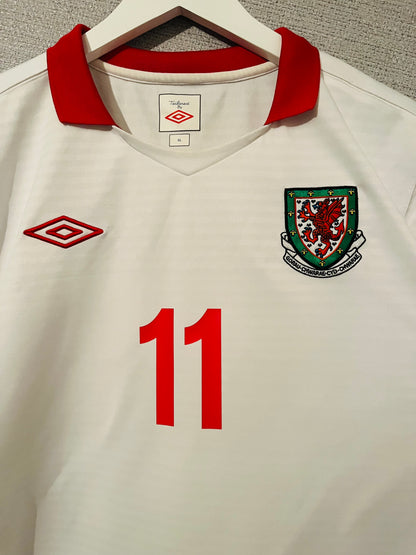 Wales away football shirt
2010/11 Bale XL