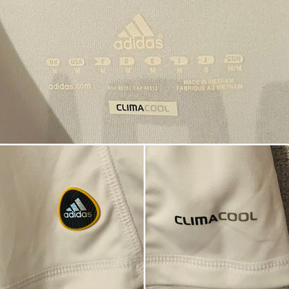 Real Madrid home football shirt
2010/11 CR7 Medium