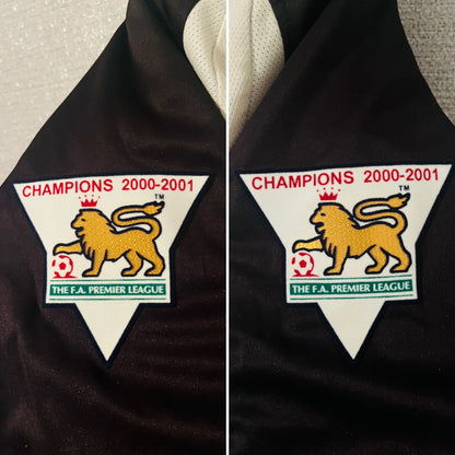 Manchester United away reversible football shirt
2001/02 Forlan Medium