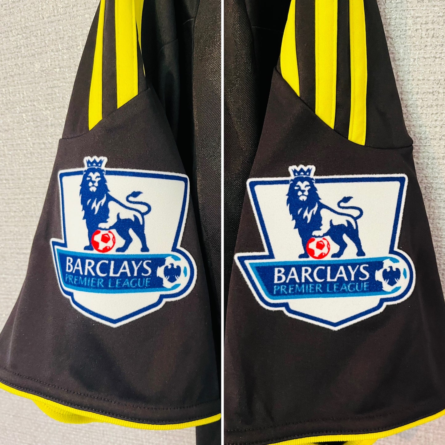 Liverpool third football shirt
2010/12 Suarez Large