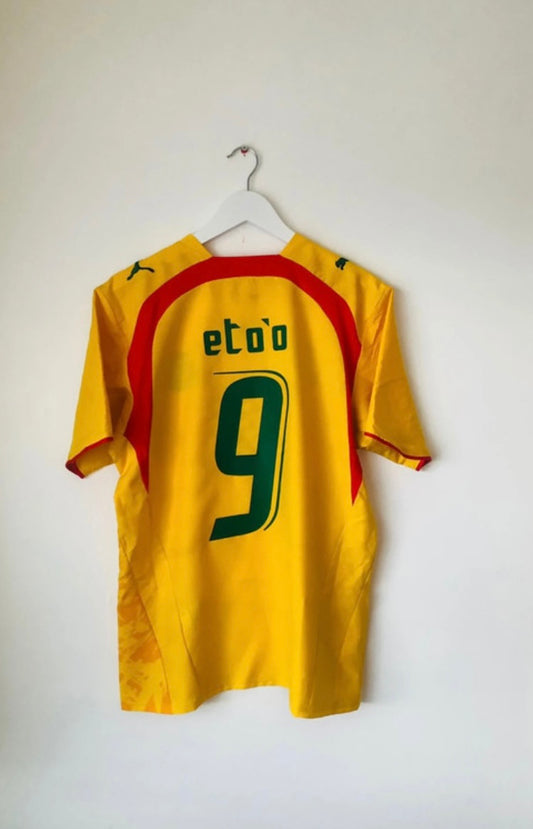 Cameroon away football shirt
Eto’o