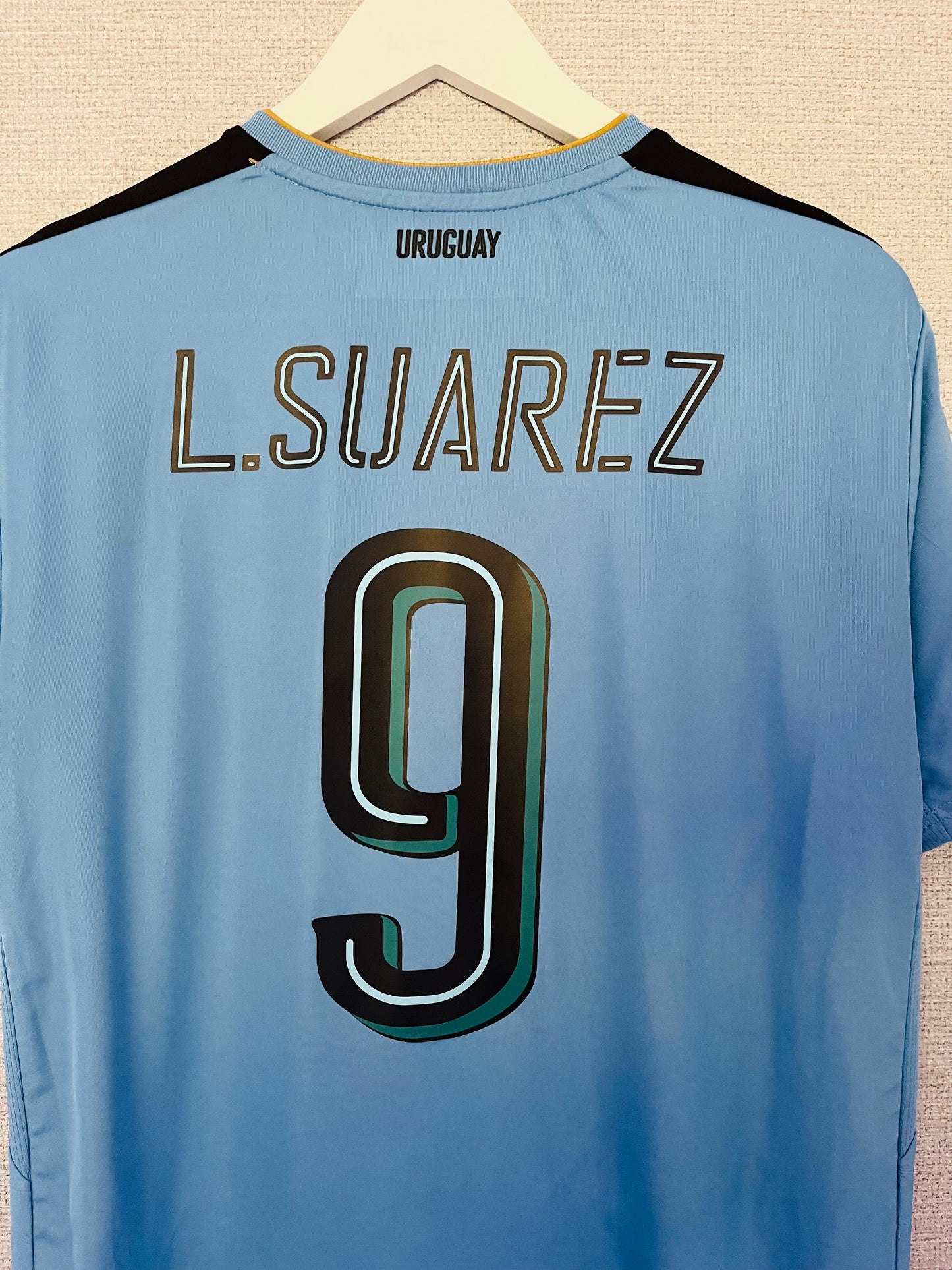 Uruguay home football shirt 2016/17 Suarez Large