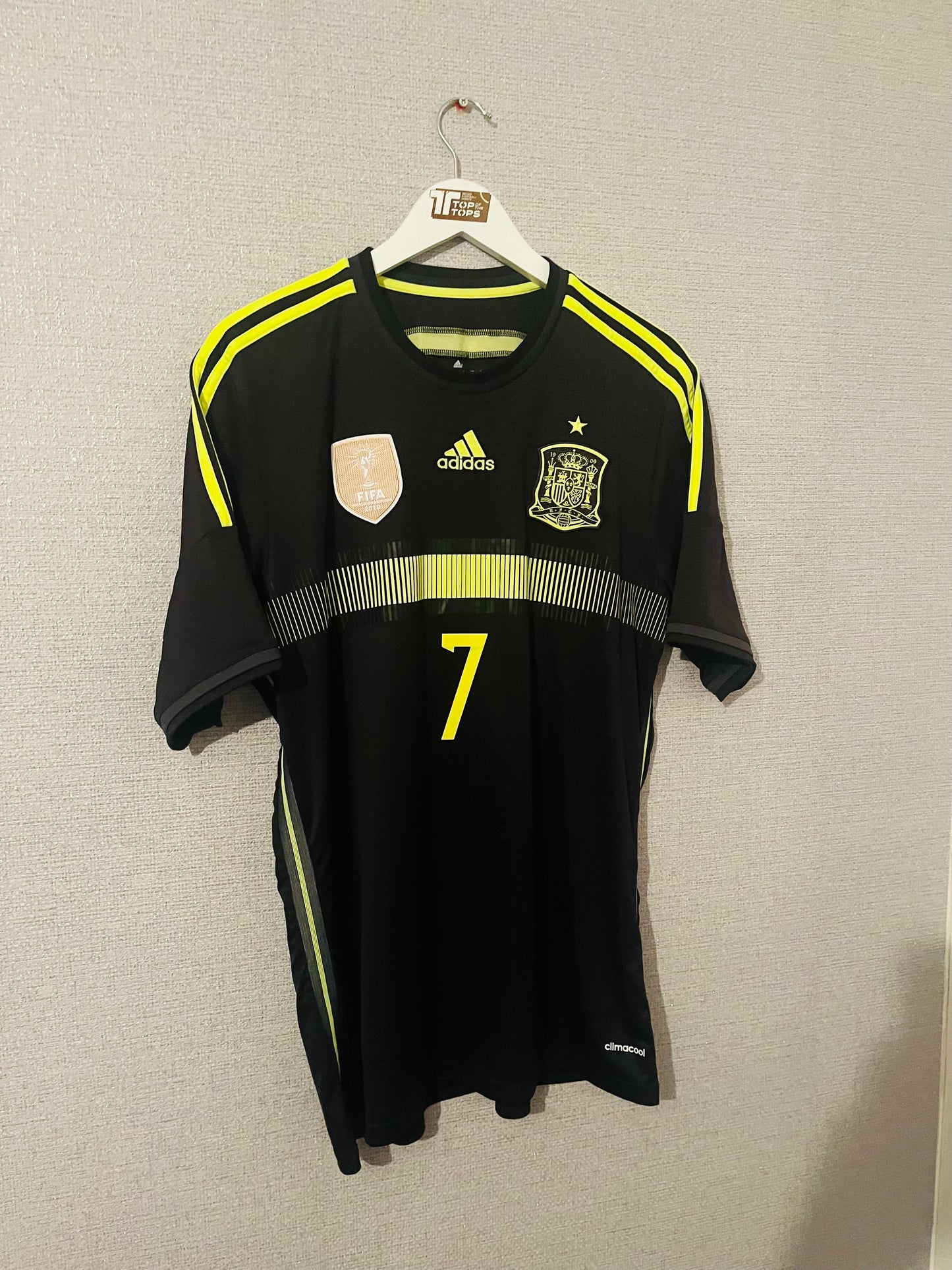 Spain away football shirt W/C 2014 David Villa Large
