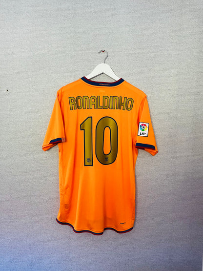 Barcelona away football shirt
2006/07 Ronaldinho Medium