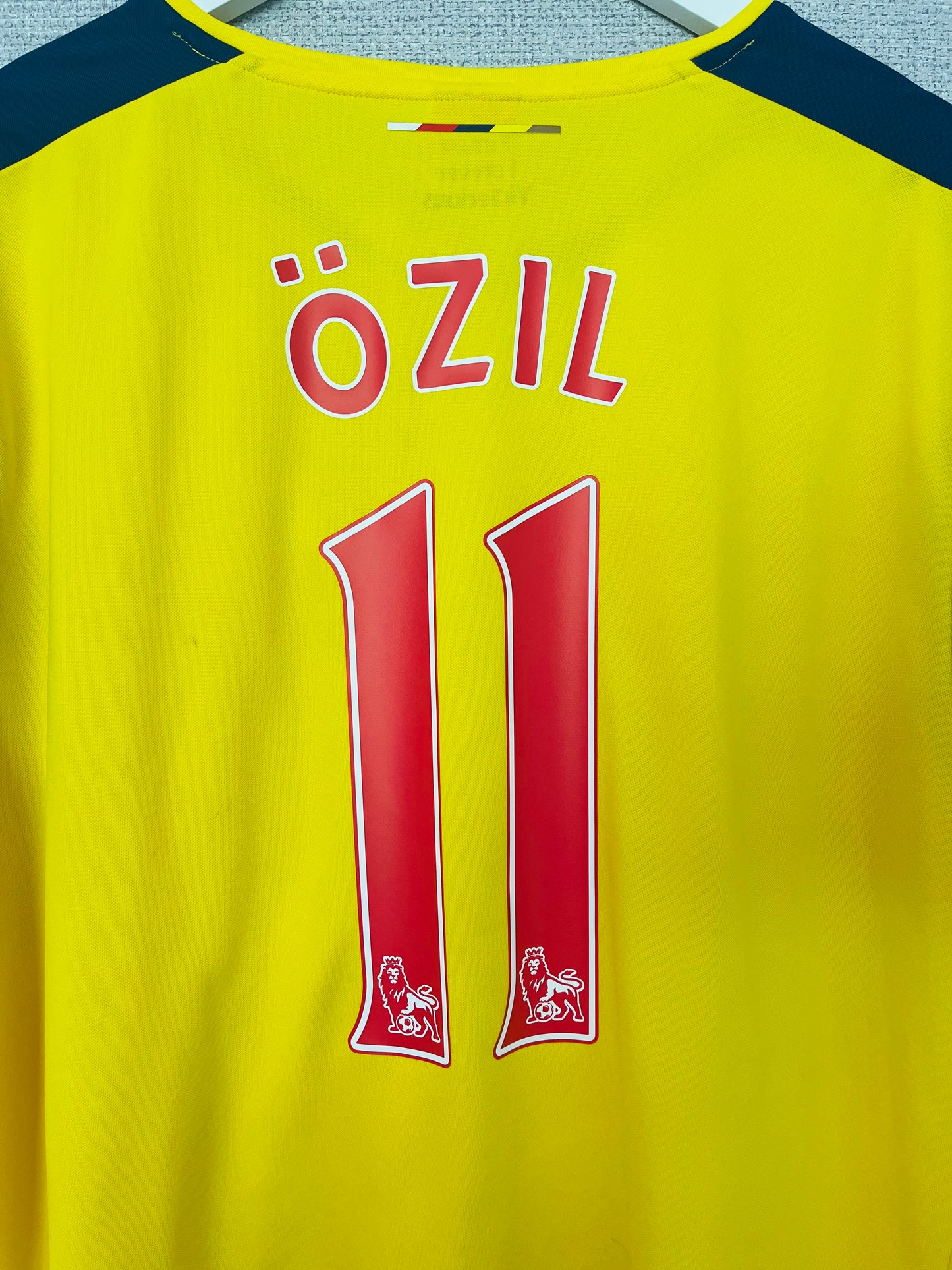Arsenal away football shirt 2014/15 Ozil XXL