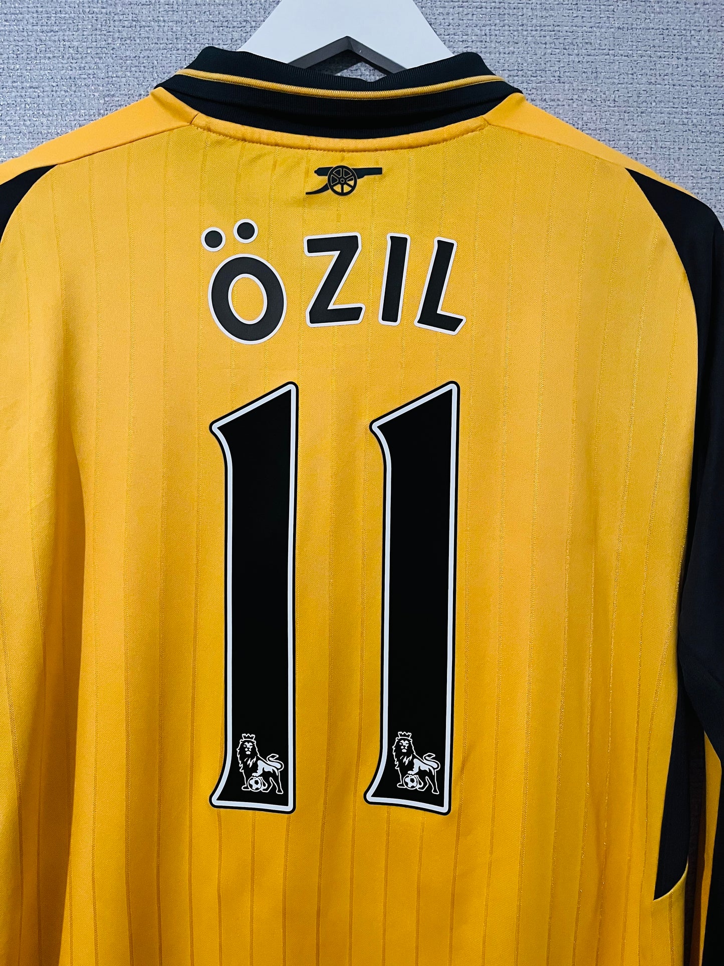 Arsenal away football shirt 2016/17 Ozil Large