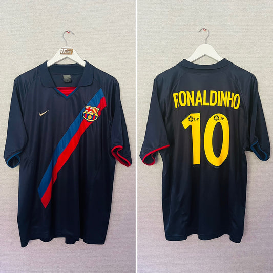 Barcelona away football shirt
2003/04 Ronaldinho XL
