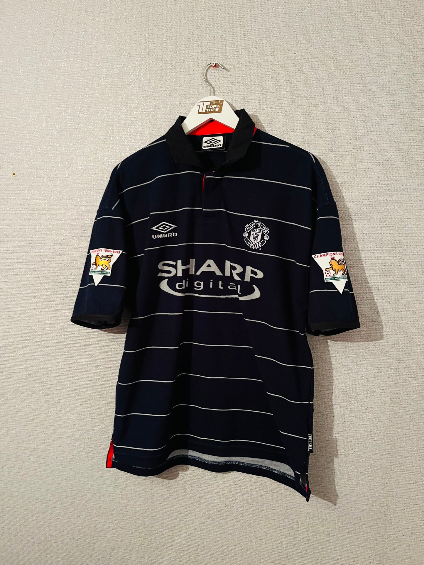 Manchester United away football shirt 1999/2000 Beckham Medium