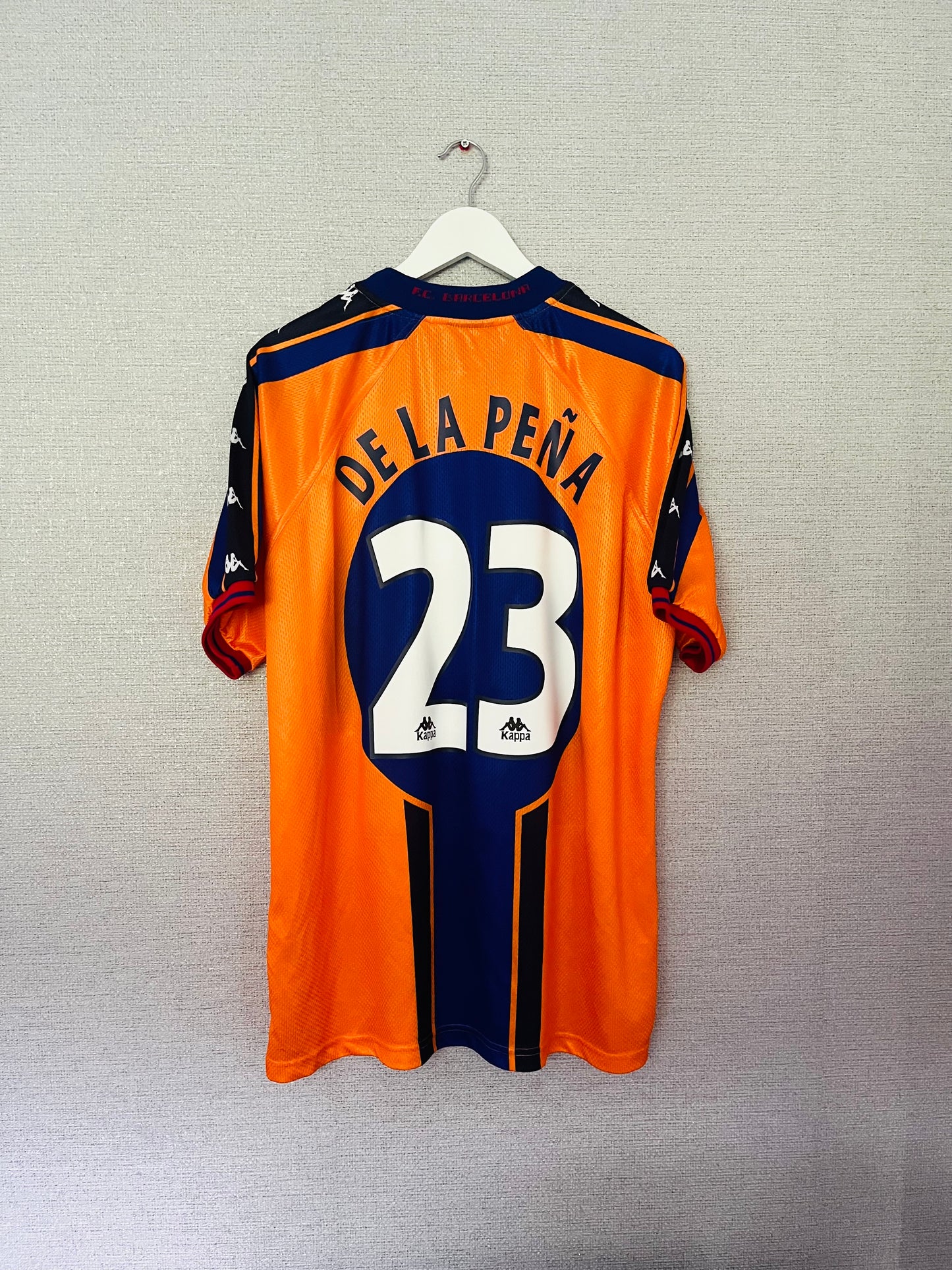 Barcelona away football shirt 1997/98 De La Pena XXL