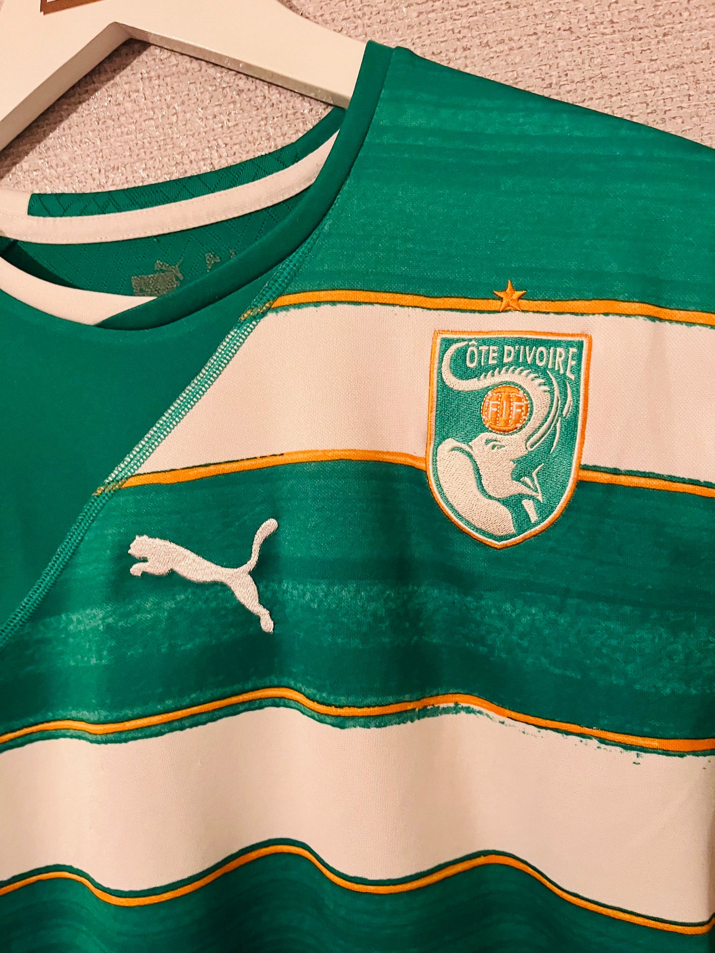 Ivory Coast away football shirt  W/C 2010 Drogba Medium
