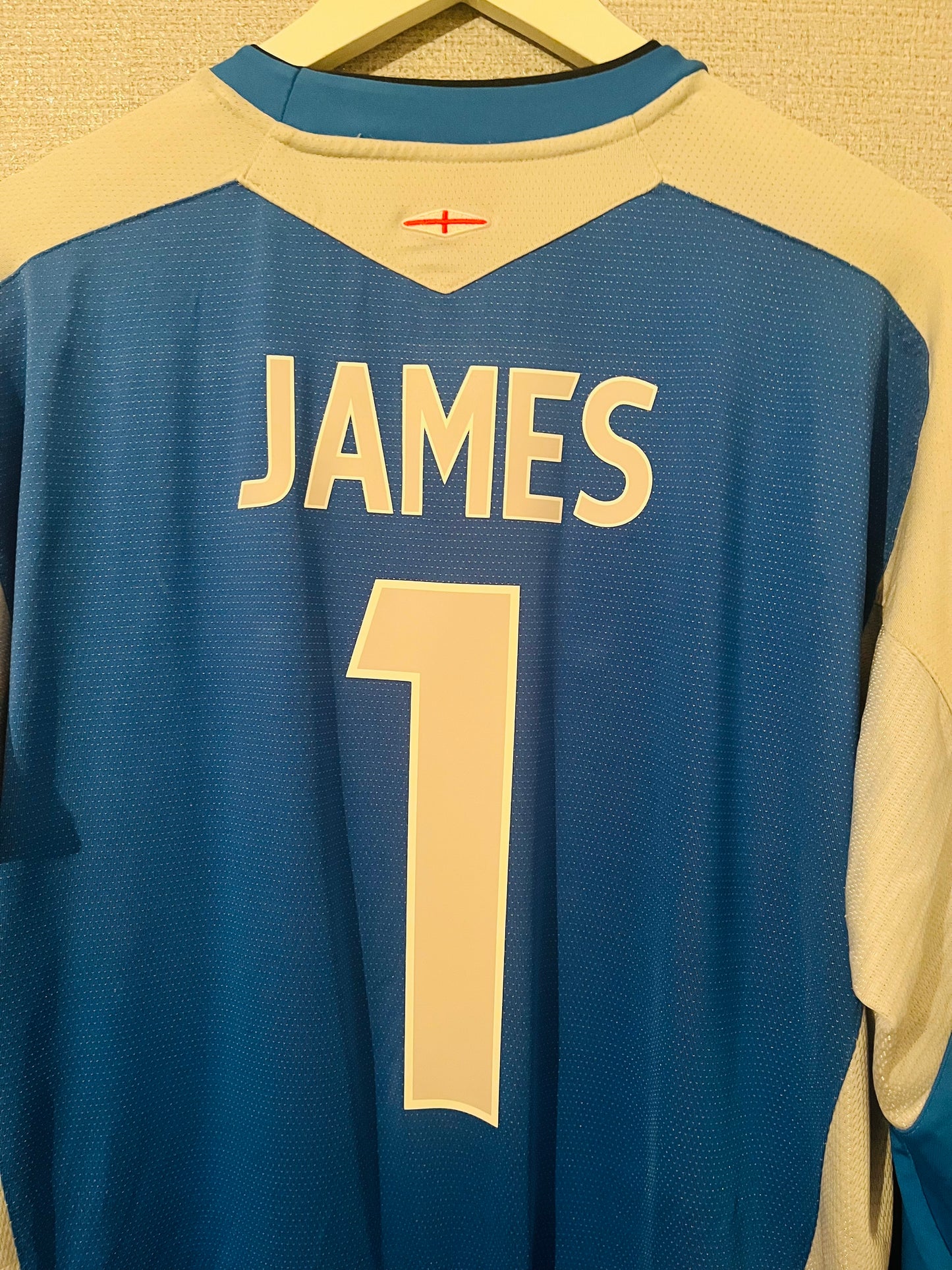 England goalkeeper football shirt
Euro 2004 James XXL