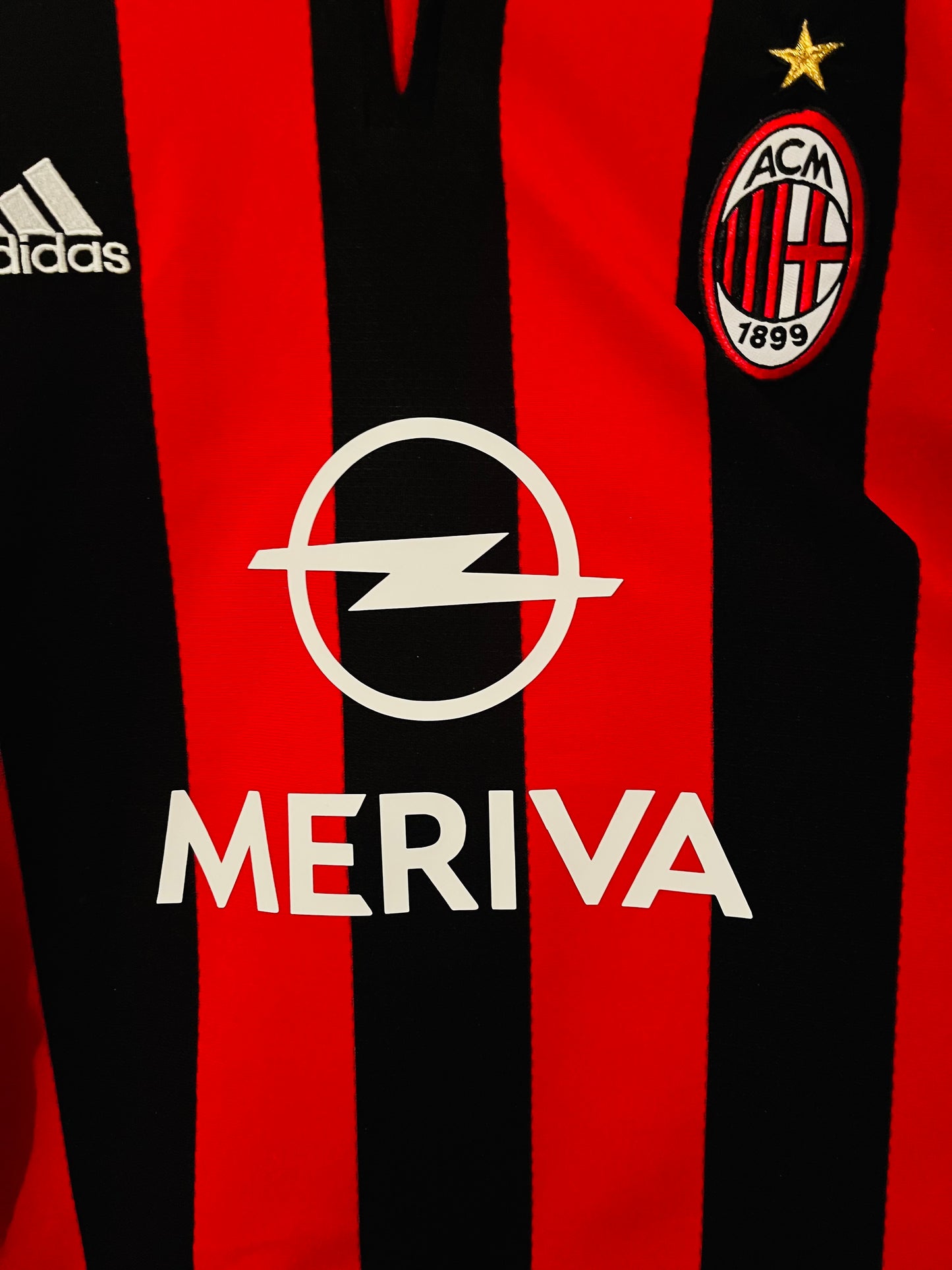 AC Milan home football shirt
2003/04 Redondo XL