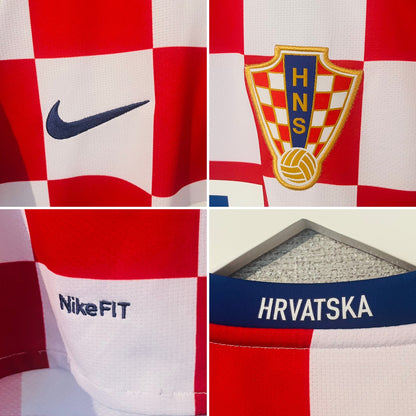 Croatia home football shirt
Euro 2008 Modric Medium