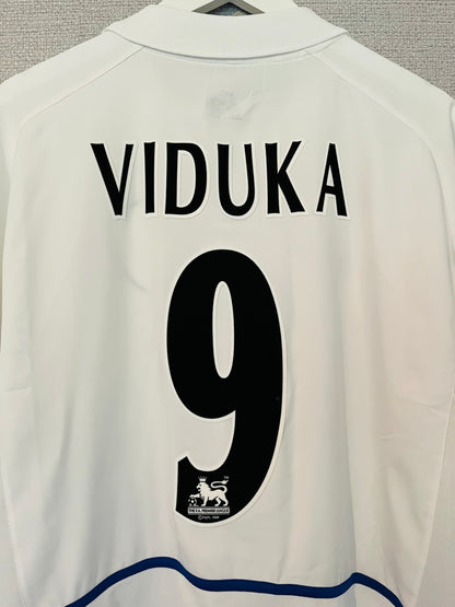 Leeds United home football shirt
2002/03 Viduka Large