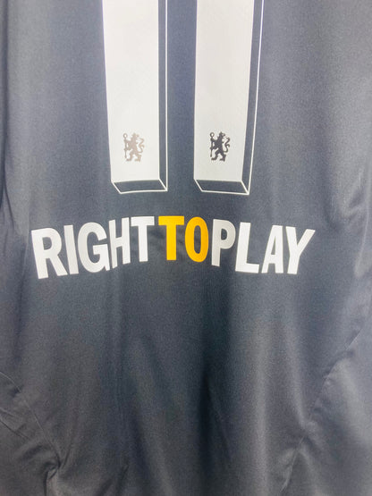 Chelsea away football shirt

2011/12 Drogba medium