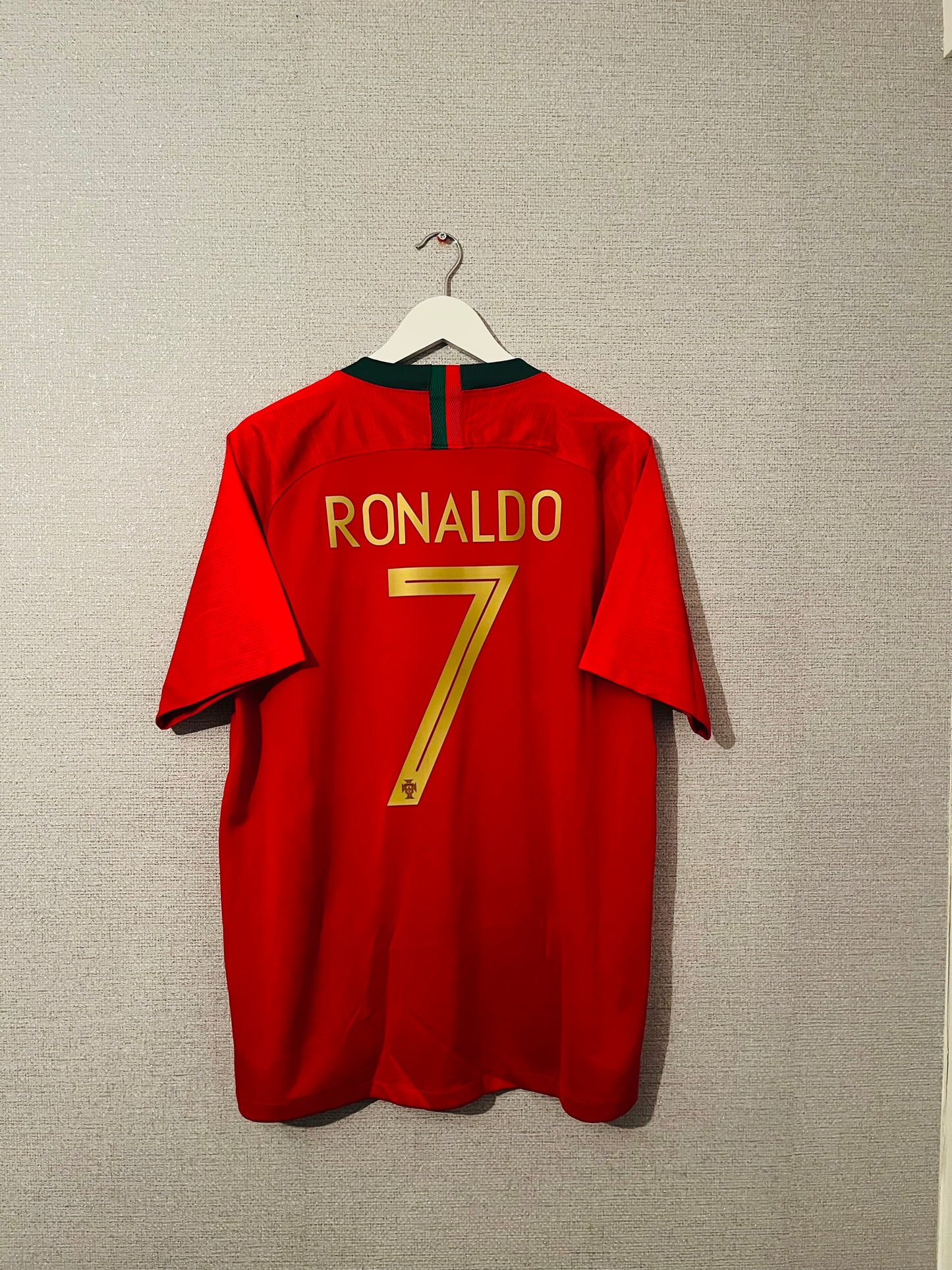 Portugal home football shirt 2018/19 CR7 XL