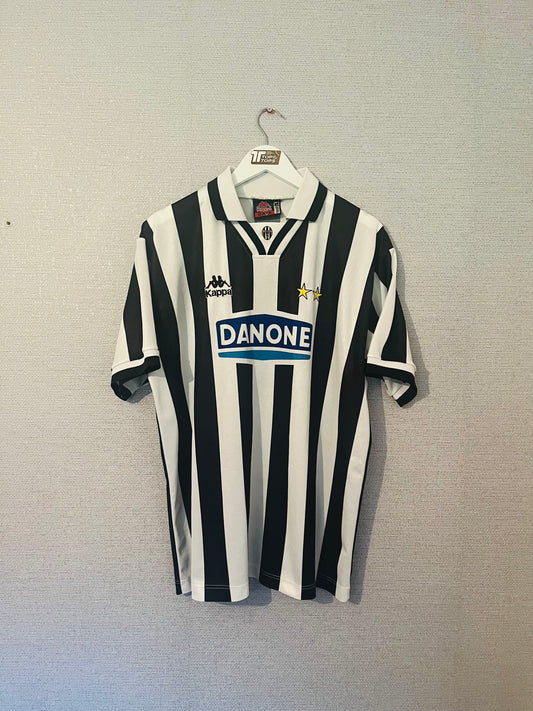 Juventus home football shirt
1994/95 XL