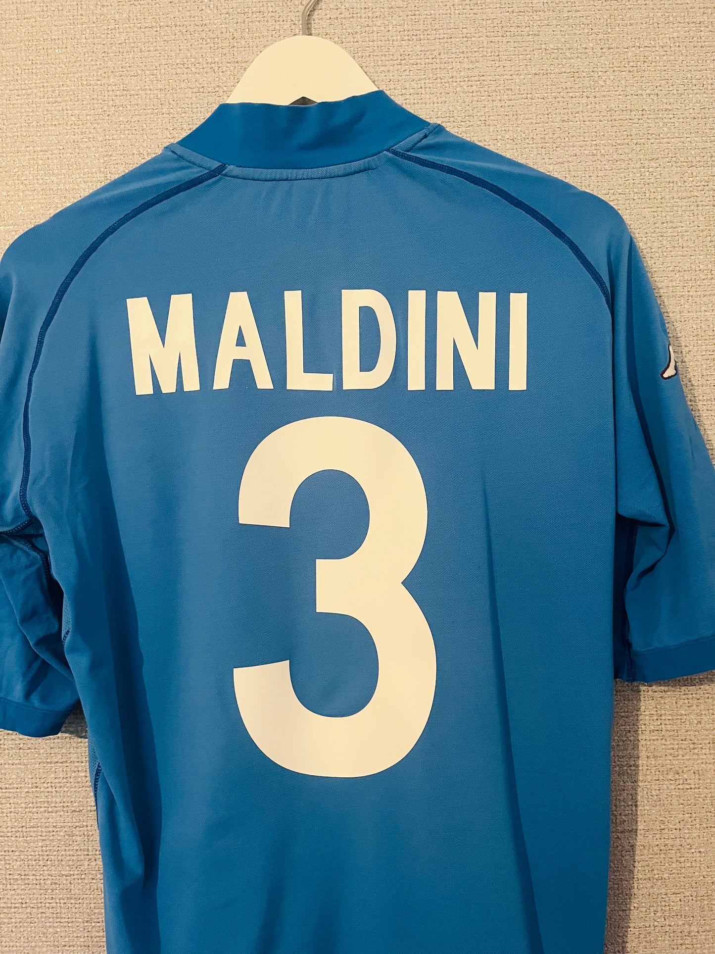 Italy home football shirt 2000/02 Maldini medium/large