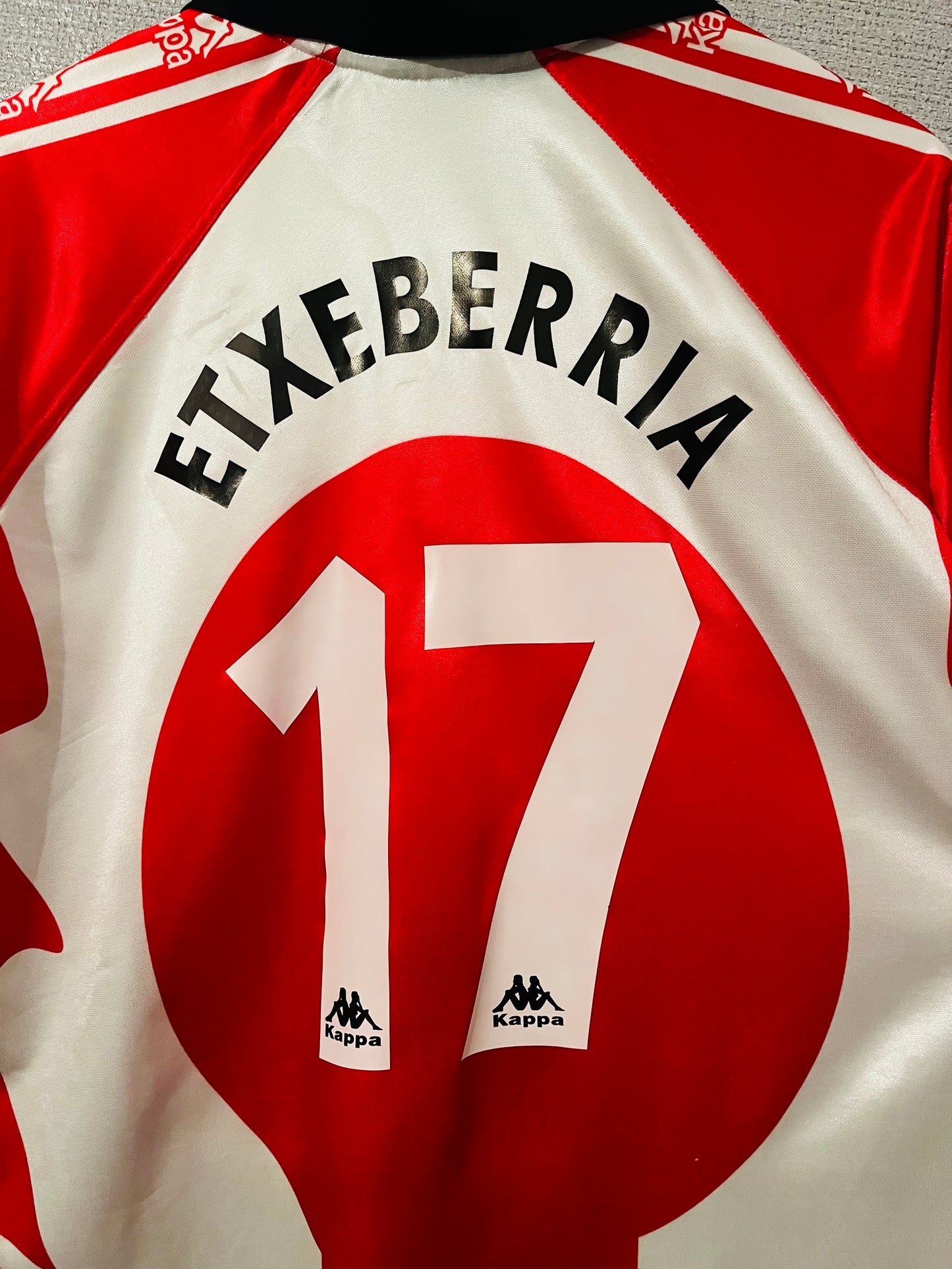 Athletic Bilbao home football shirt
1997/98 Etxeberria Large