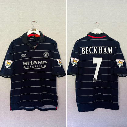 Manchester United away football shirt 1999/2000 Beckham Large