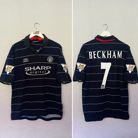 Manchester United away football shirt 1999/2000 Beckham Large