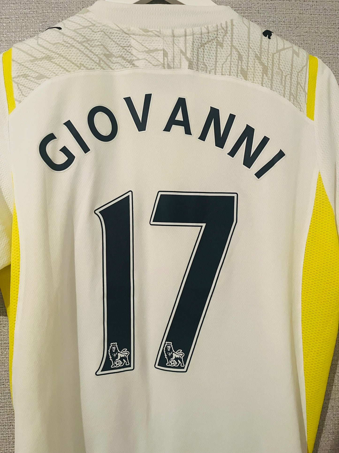 Tottenham Hotspur home football shirt 2009/10 Dos Santos Medium