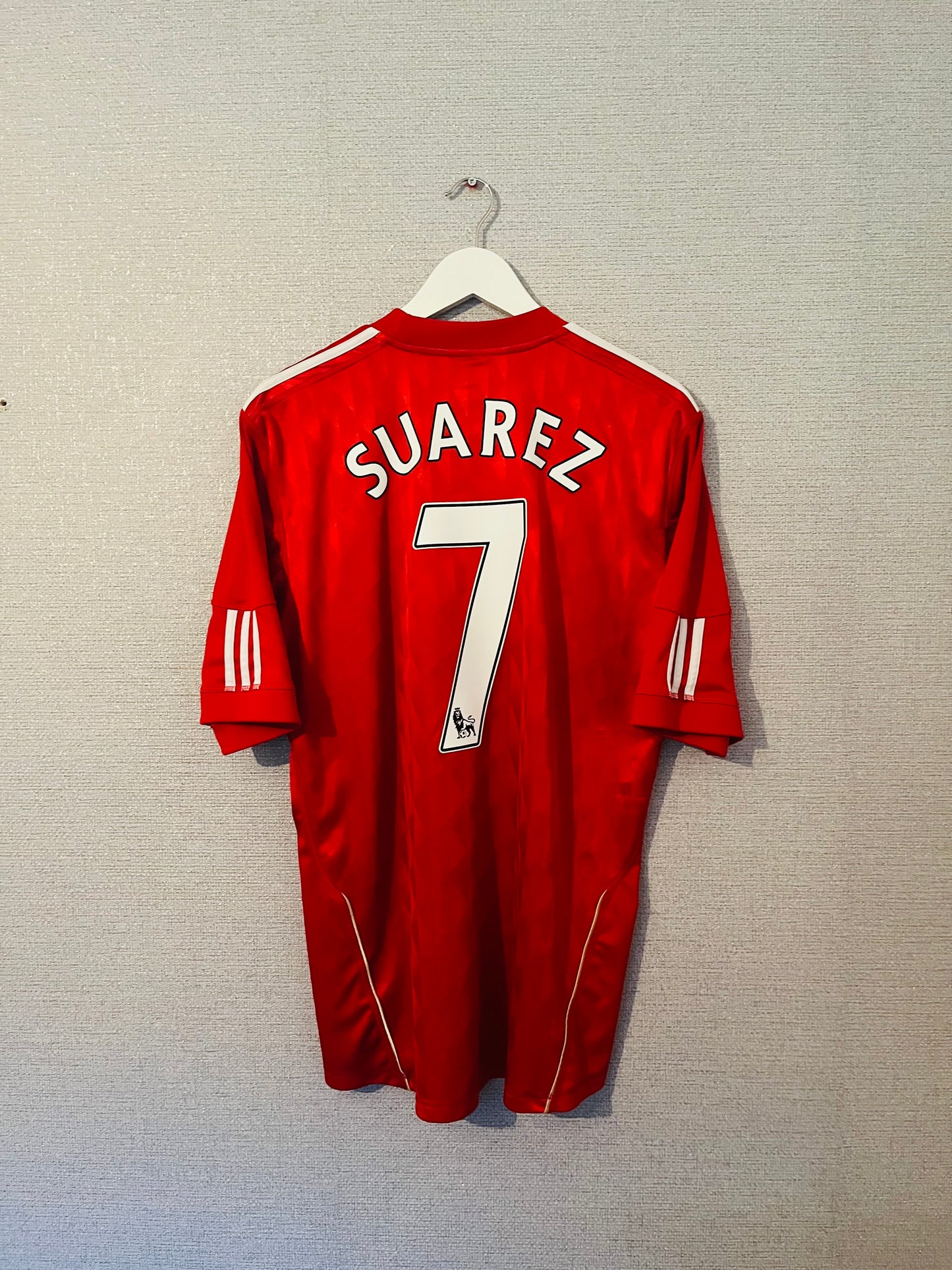 Liverpool home football shirt 2010/12 Suarez Large