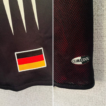 Germany away football shirt
2004/06 Ballack XL