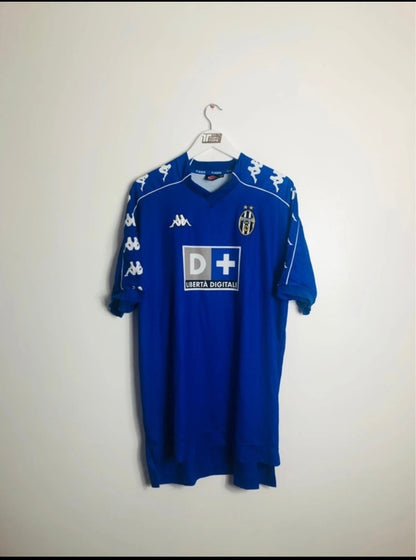 Juventus away football shirt

XXL Zidane 1999/2000