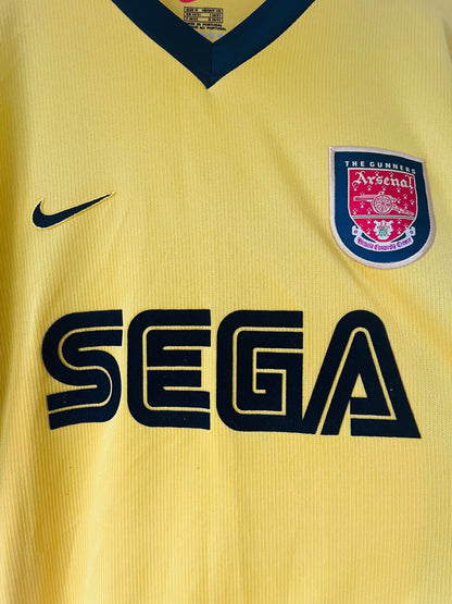 Arsenal away football shirt
1999/2001 Vieira Medium