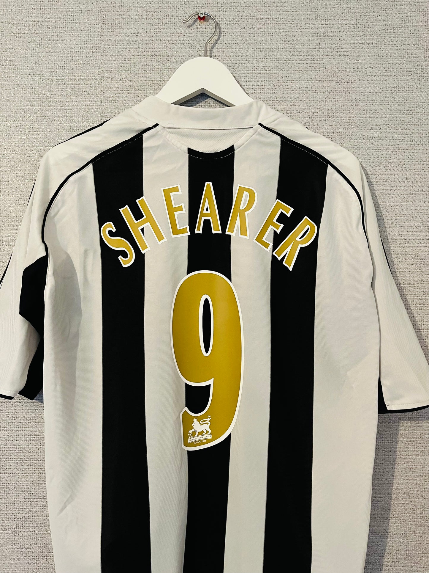Newcastle United home football shirt 2005/07 Shearer Large