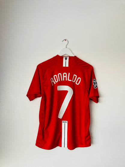 Manchester United home football shirt
2007/08 CR7 Medium